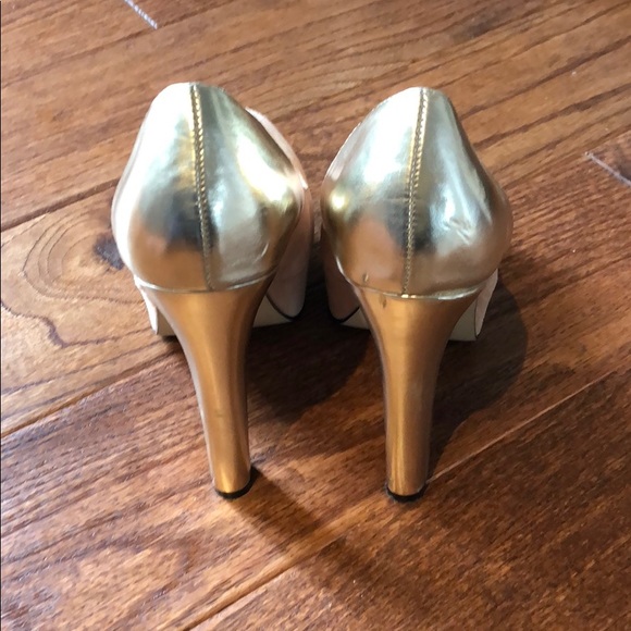 Topshop nude and gold pump - Picture 3 of 5